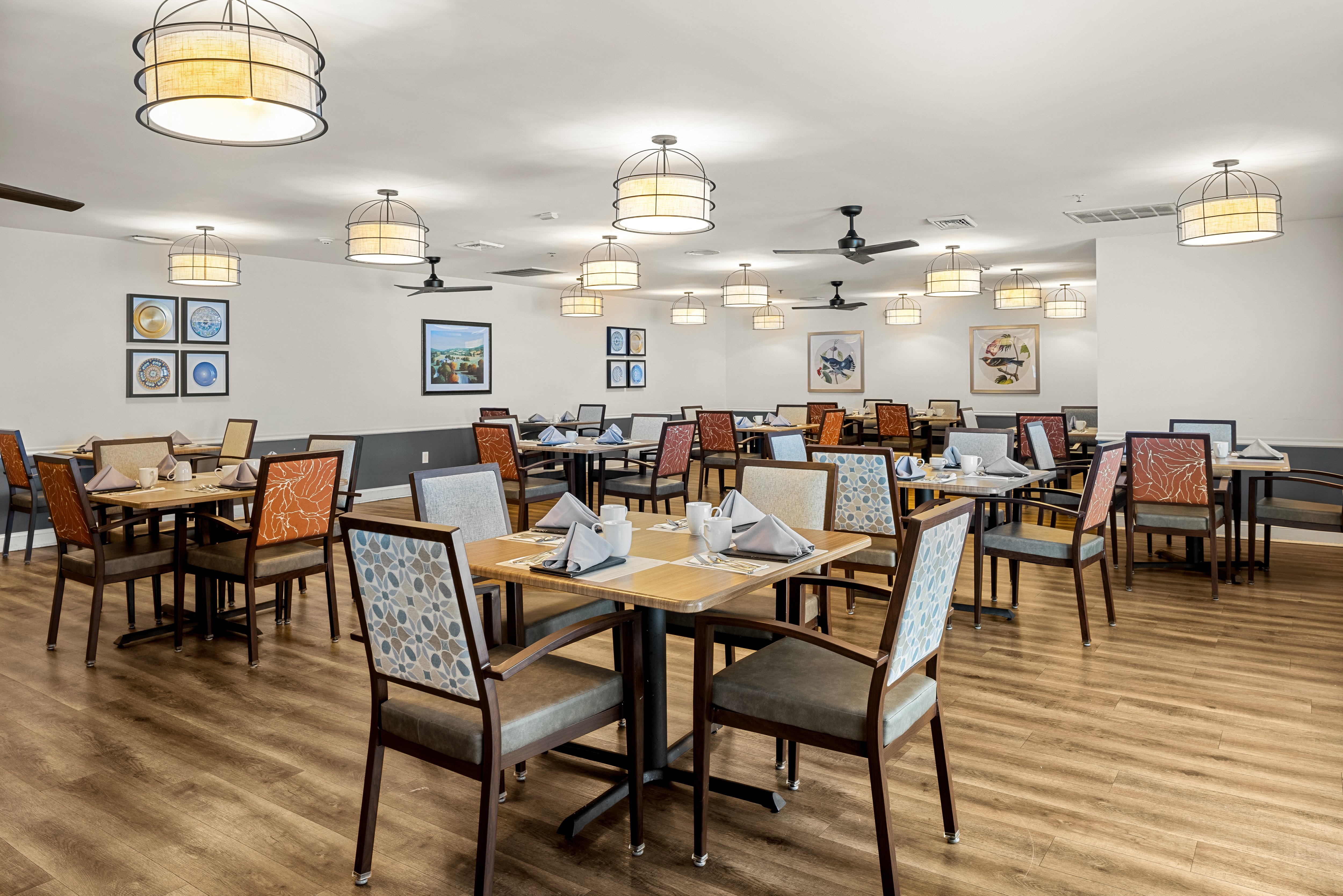 Tiffany Court at Kingston dining room