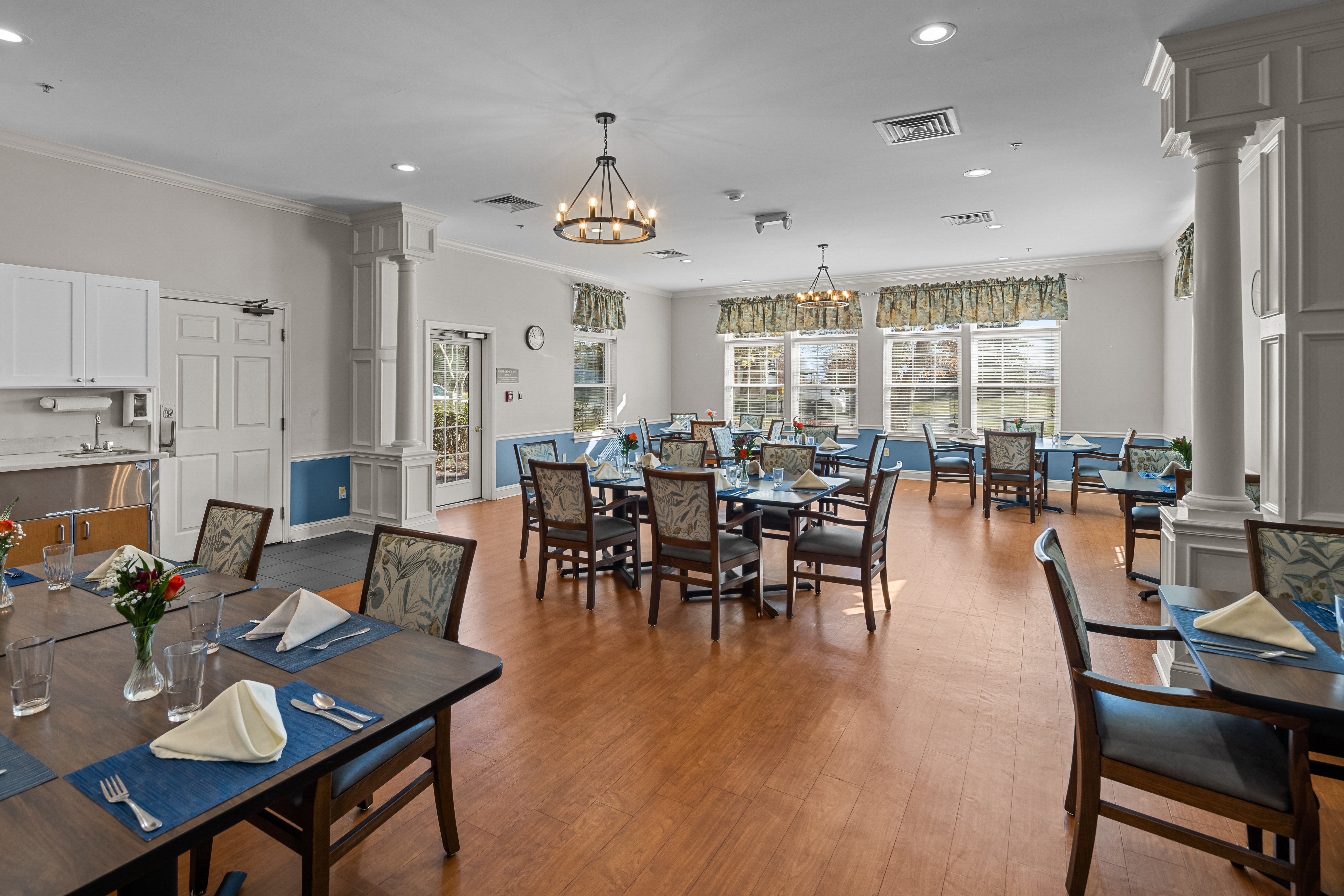 Somerford House and Place Hagerstown dining room