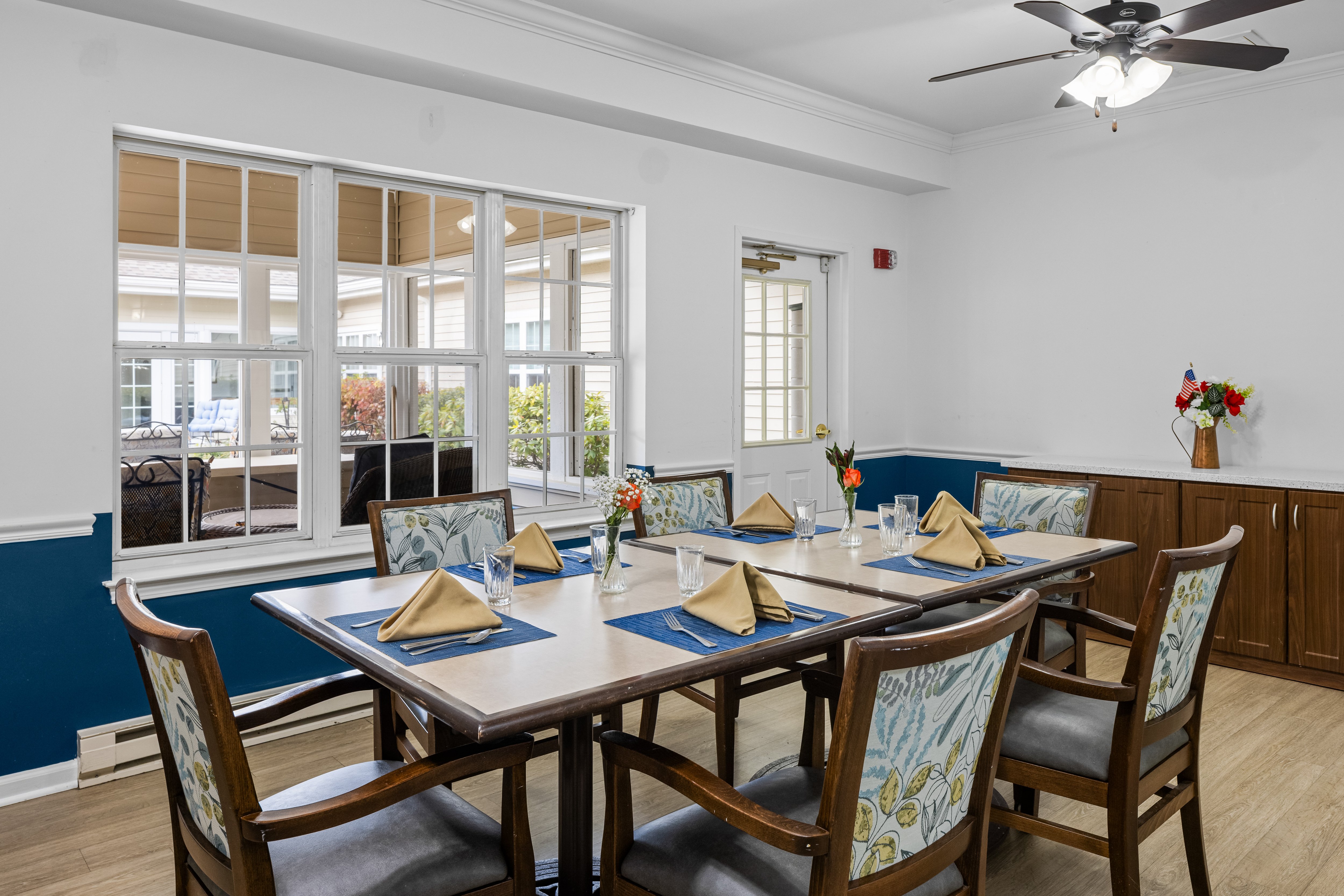 Somerford House and Place Hagerstown dining room